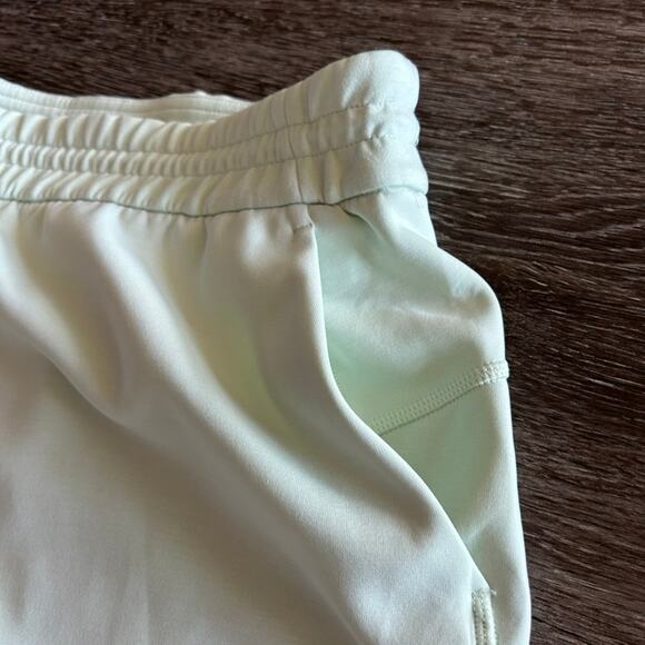 EUC Lululemon Softstreme High-Rise Lounge Shorts 4” Kohlrabi Green Size 14 Soft - Picture 8 of 15
